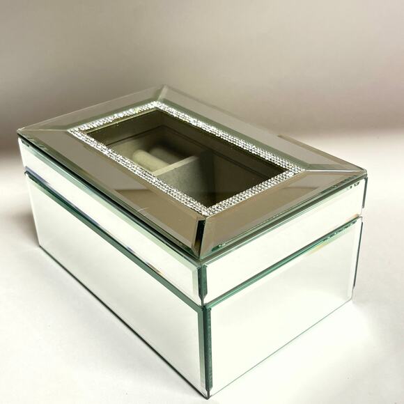 Tahari Home Beveled Mirrored Jewelry Box with Rhinestones - Picture 3 of 7